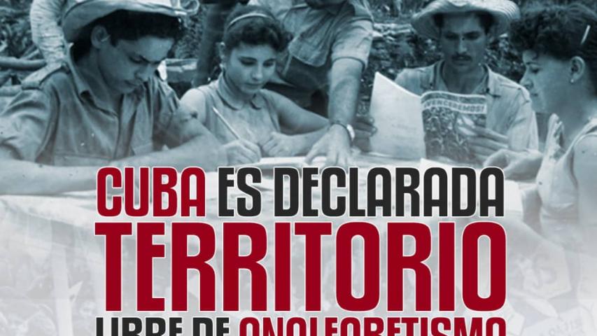 Fidel Castro declara a Cuba "Territorio Libre de Analfabetismo"